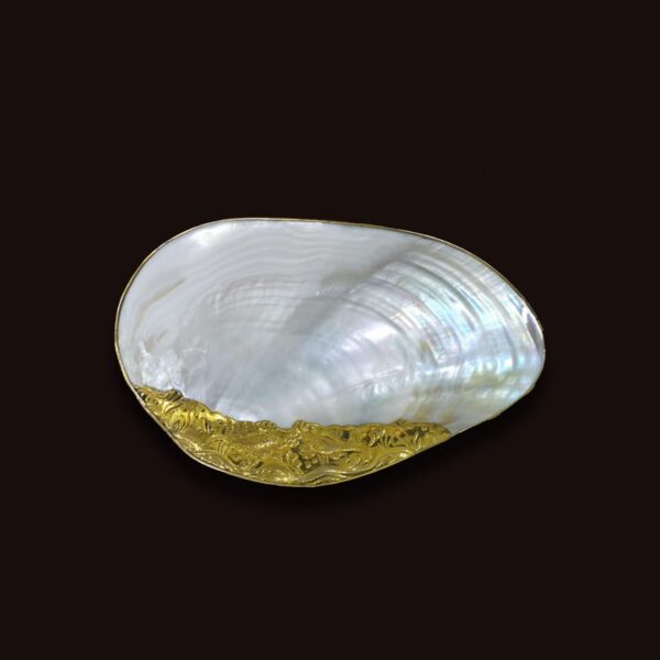 Plate1.jpg MOTHER OF PEARL CAVIAR PLATE